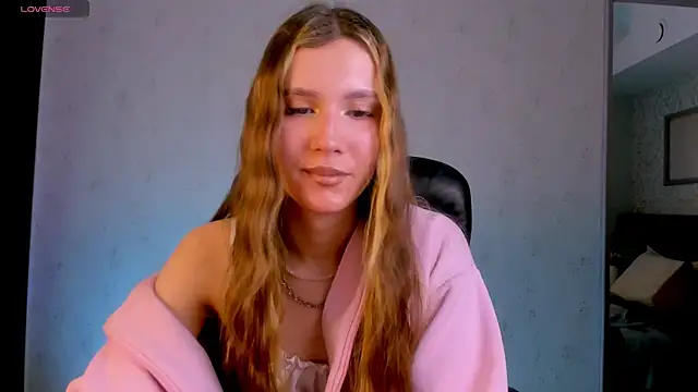 Snapshot of babyy_gloria chatting on 22, 12, 2025 babyy gloria online show from 22, 12, 2025