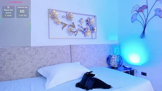 Snapshot of _Malak chatting on 20, 11, 2025 Malak online show from 20, 11, 2025