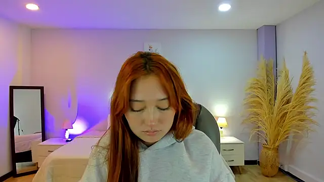 Samara Hilton 2 online show from 8, 10, 2025