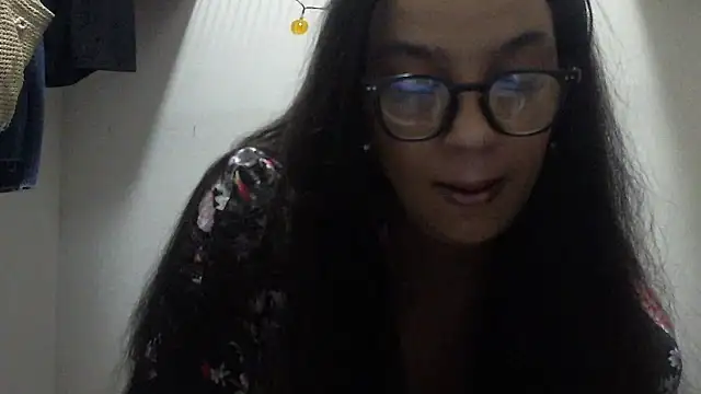 Snapshot of lotuzpetals chatting on 3, 10, 2025 lotuzpetals online show from 3, 10, 2025