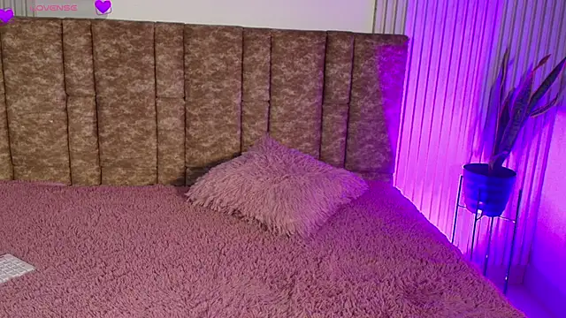 Snapshot of Missdionne_curly chatting on 27, 2, 2026 Missdionne curly online show from 27, 2, 2026