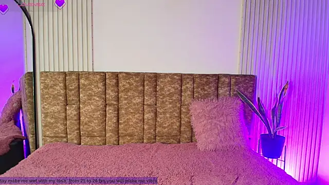 Snapshot of Missdionne_curly chatting on 2, 3, 2026 Missdionne curly online show from 2, 3, 2026