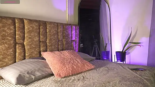 Missdionne curly online show from 23, 4, 2026