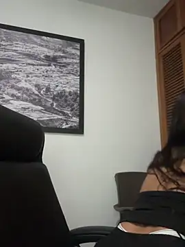 Snapshot of Julieta_Duque chatting on 24, 6, 2026 Julieta Duque online show from 24, 6, 2026