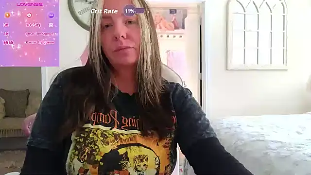 STIFFLERSMOMM online show from 5, 11, 2025