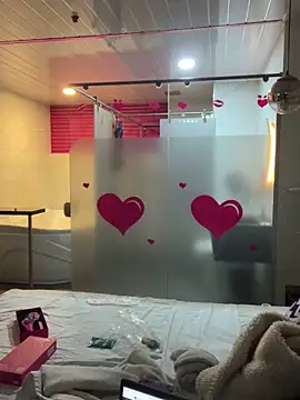 MoniUribe online show from 5, 11, 2025