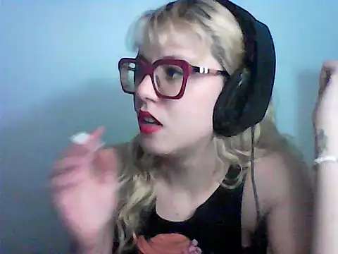 Snapshot of BlondieTami chatting on 23, 10, 2025 BlondieTami online show from 23, 10, 2025