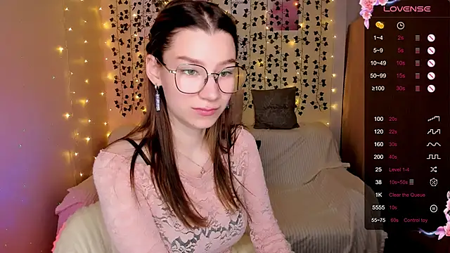 LinaBlossom  online show from 24, 11, 2025