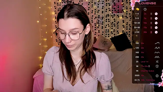 LinaBlossom  online show from 25, 11, 2025