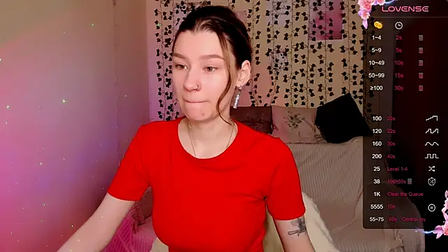 LinaBlossom  online show from 30, 11, 2025