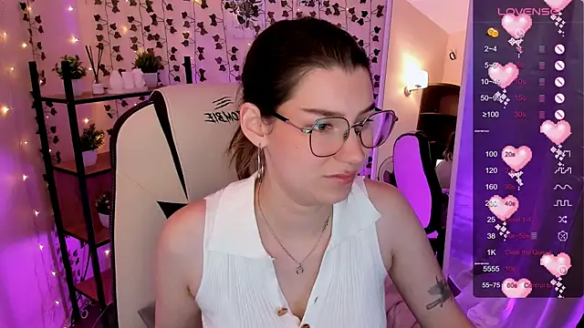 Snapshot of LinaBlossom_ chatting on 20, 7, 2026 LinaBlossom online show from 20, 7, 2026
