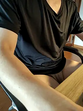 Snapshot of aboy_001 chatting on 11, 10, 2025 aboy 001 online show from 11, 10, 2025