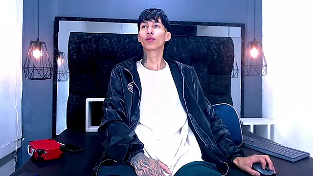 Daniel delux  online show from 3, 12, 2025