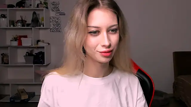 Snapshot of Lori_lolii chatting on 16, 11, 2025 Lori lolii online show from 16, 11, 2025