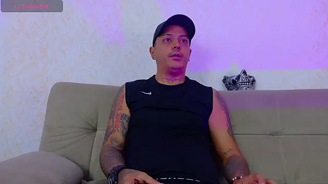 MaximoHall86 online show from 1, 11, 2025