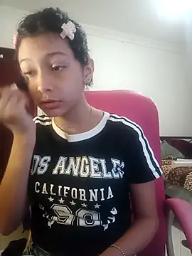 Snapshot of xoxo_milk chatting on 10, 11, 2025 xoxo milk online show from 10, 11, 2025