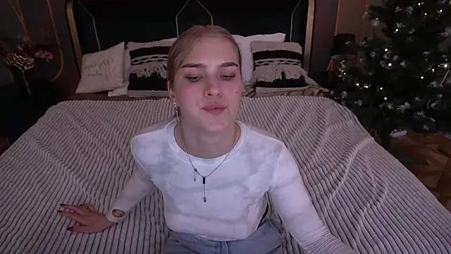 AlinaLiii online show from 7, 1, 2026