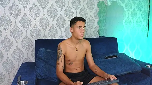 Snapshot of Twink_davidxx chatting on 28, 9, 2025 Twink davidxx online show from 28, 9, 2025