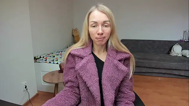 Snapshot of AlisiaCat chatting on 28, 4, 2026 AlisiaCat online show from 28, 4, 2026