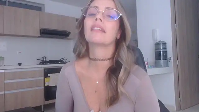 LovePaula online show from 30, 11, 2025