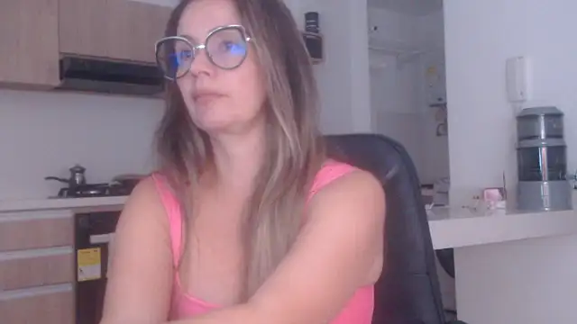 Snapshot of LovePaula chatting on 26, 6, 2026 LovePaula online show from 26, 6, 2026
