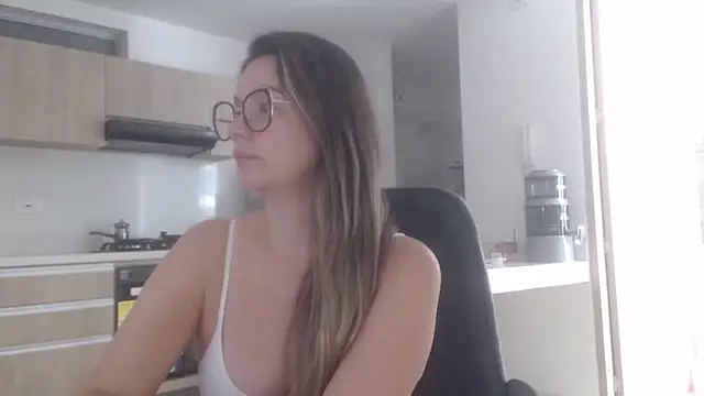 Snapshot of LovePaula chatting on 26, 6, 2026 LovePaula online show from 26, 6, 2026