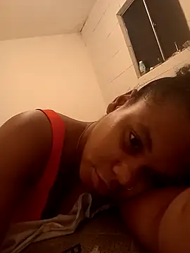 Snapshot of PrettahSantos chatting on 17, 12, 2025 PrettahSantos online show from 17, 12, 2025