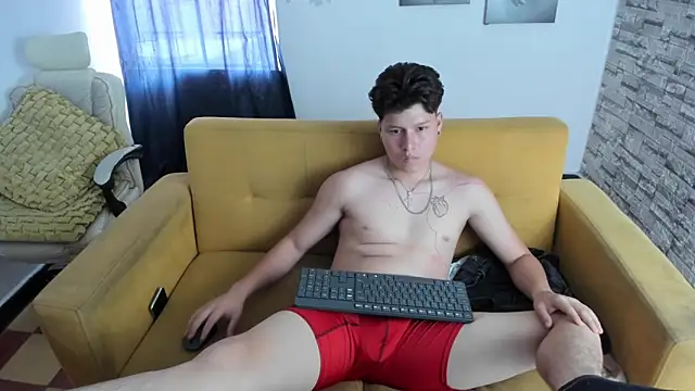 Snapshot of daniel_leon chatting on 5, 4, 2026 daniel leon online show from 5, 4, 2026