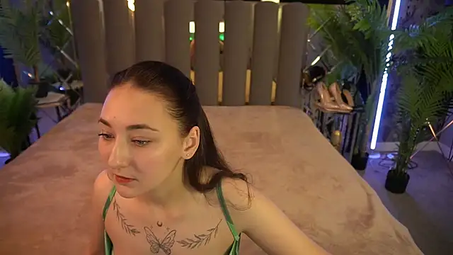 SashaDuvalle online show from 4, 10, 2025