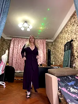 Snapshot of Sweet-blonde chatting on 28, 10, 2025 Sweet-blonde online show from 28, 10, 2025