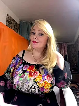 Snapshot of Sweet-blonde chatting on 6, 11, 2025 Sweet-blonde online show from 6, 11, 2025