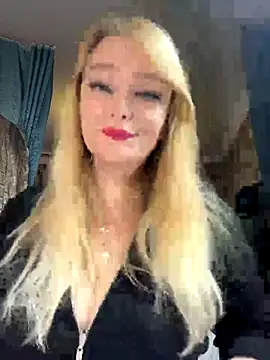 Snapshot of Sweet-blonde chatting on 17, 11, 2025 Sweet-blonde online show from 17, 11, 2025