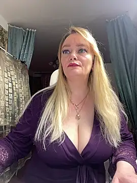 Snapshot of Sweet-blonde chatting on 14, 2, 2026 Sweet-blonde online show from 14, 2, 2026