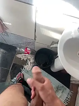 Snapshot of ooMiguel17CM chatting on 18, 12, 2025 ooMiguel17CM online show from 18, 12, 2025