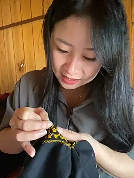 violet-00 online show from 28, 10, 2025