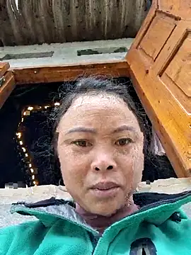 xuxulovezz online show from 18, 12, 2025