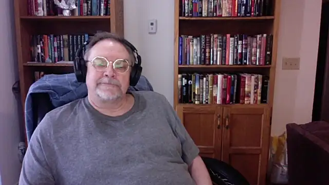 Vinyl22xh online show from 11, 4, 2026