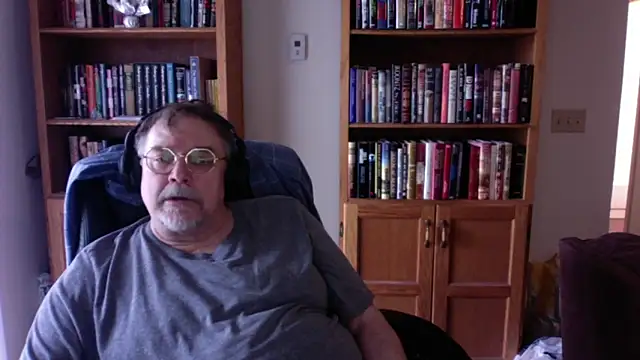 Vinyl22xh online show from 11, 4, 2026