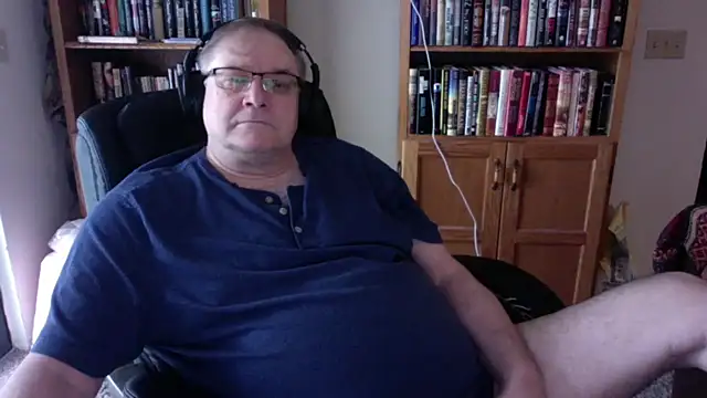 Snapshot of Vinyl22@xh chatting on 10, 6, 2026 Vinyl22xh online show from 10, 6, 2026