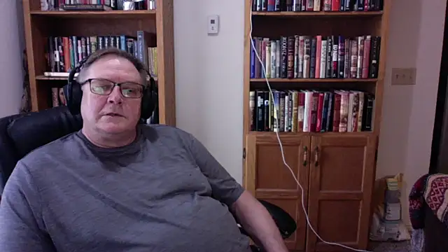 Snapshot of Vinyl22@xh chatting on 16, 6, 2026 Vinyl22xh online show from 16, 6, 2026