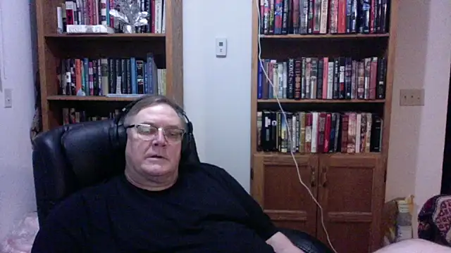 Snapshot of Vinyl22@xh chatting on 19, 6, 2026 Vinyl22xh online show from 19, 6, 2026