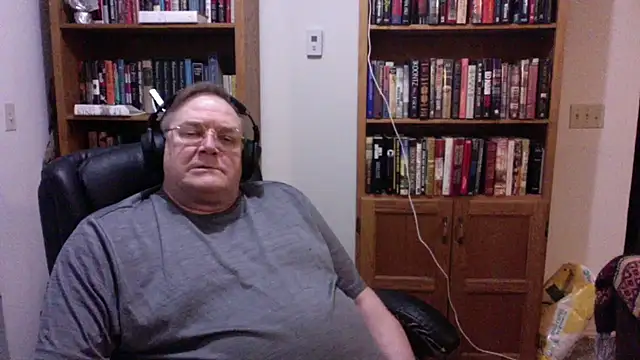 Snapshot of Vinyl22@xh chatting on 27, 6, 2026 Vinyl22xh online show from 27, 6, 2026