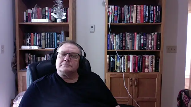 Snapshot of Vinyl22@xh chatting on 1, 7, 2026 Vinyl22xh online show from 1, 7, 2026