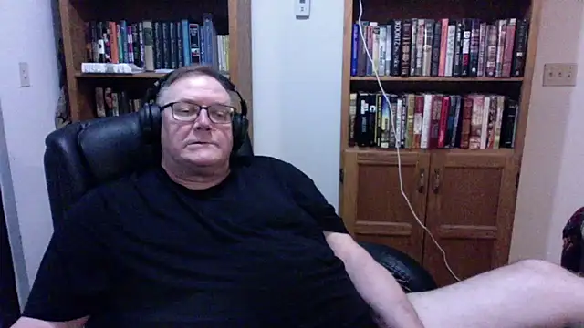 Snapshot of Vinyl22@xh chatting on 2, 7, 2026 Vinyl22xh online show from 2, 7, 2026