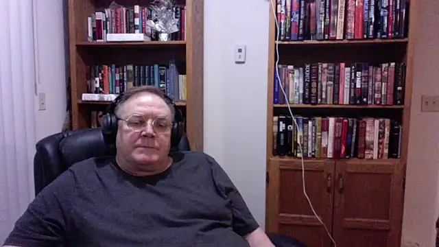 Snapshot of Vinyl22@xh chatting on 7, 7, 2026 Vinyl22xh online show from 7, 7, 2026