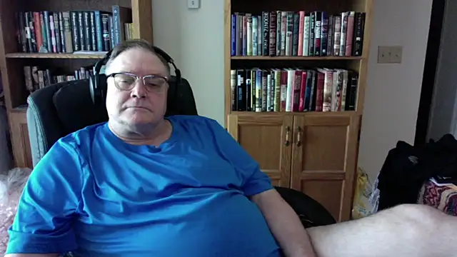 Snapshot of Vinyl22@xh chatting on 14, 7, 2026 Vinyl22xh online show from 14, 7, 2026