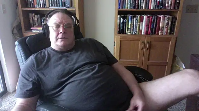 Snapshot of Vinyl22@xh chatting on 26, 7, 2026 Vinyl22xh online show from 26, 7, 2026