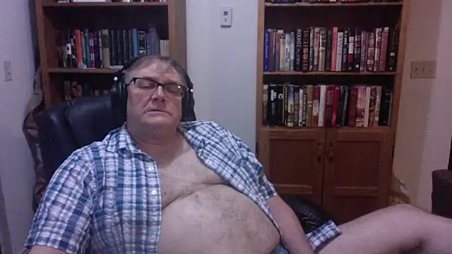Snapshot of Vinyl22@xh chatting on 30, 7, 2026 Vinyl22xh online show from 30, 7, 2026