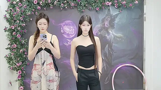 Snapshot of DogdogSM chatting on 29, 10, 2025 DogdogSM online show from 29, 10, 2025