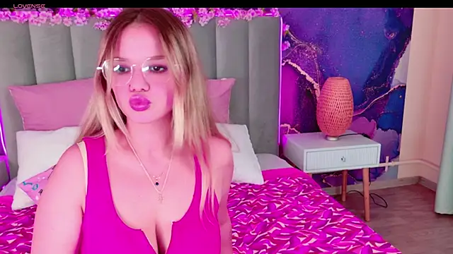 KellyHayden online show from 21, 10, 2025